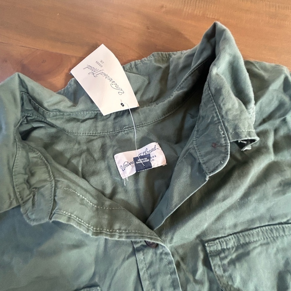 NWT Universal Thread Button Down - Picture 4 of 6
